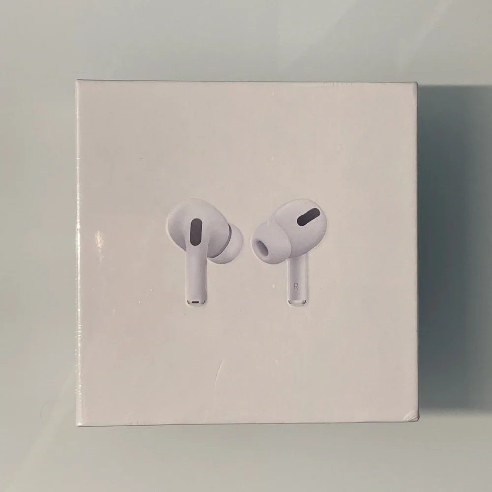 Apple Airpods 1st Gen - Picture 1 of 2
